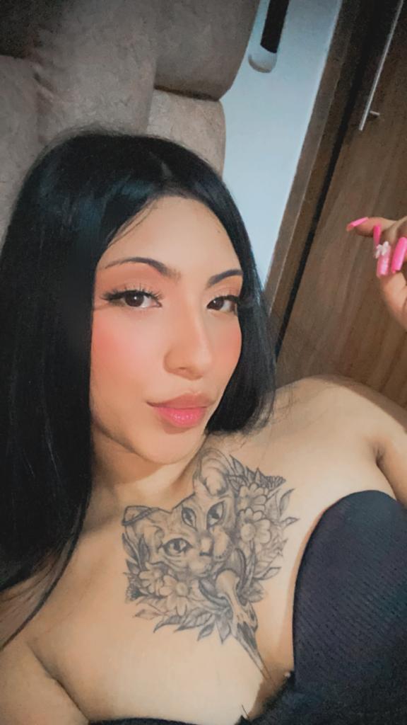 742021340: Chica busca chico en Madrid