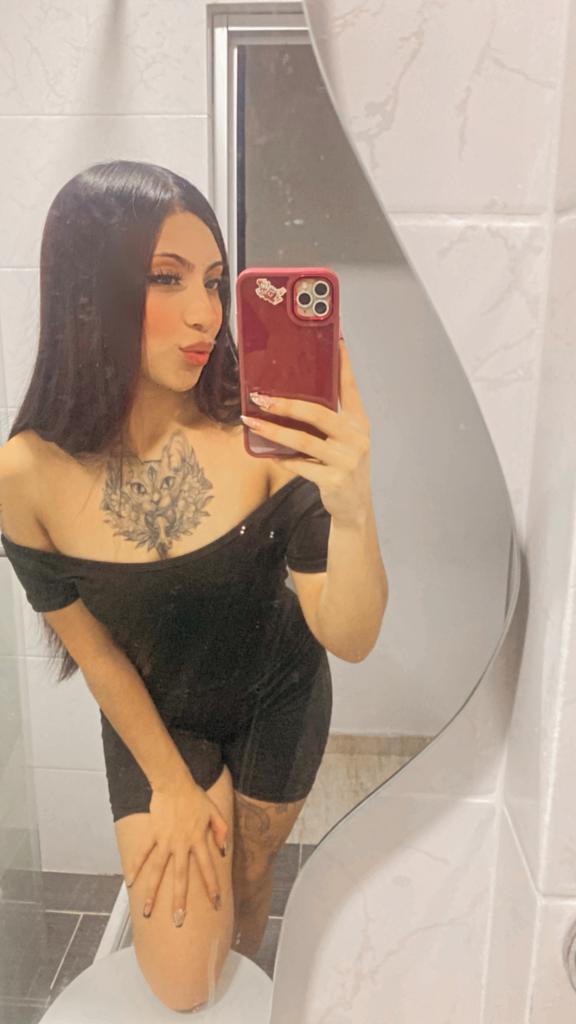 742021340: Chica busca chico en Madrid