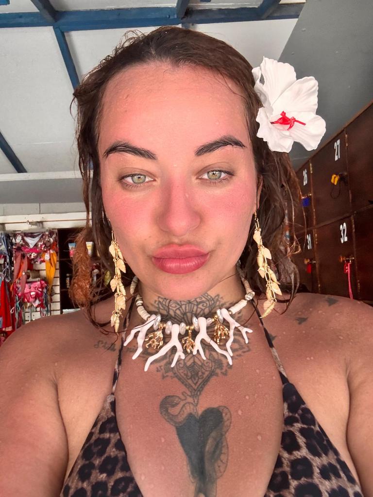 671885906: Chica busca chico en Madrid