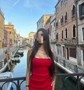 631908364: Chica busca chico en Barcelona