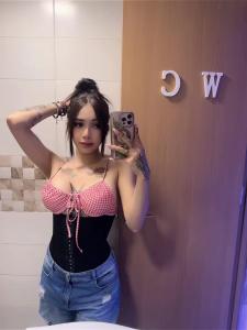 666810118: Transexual en Barcelona