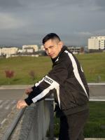 613637662: Chico busca chica en Valencia