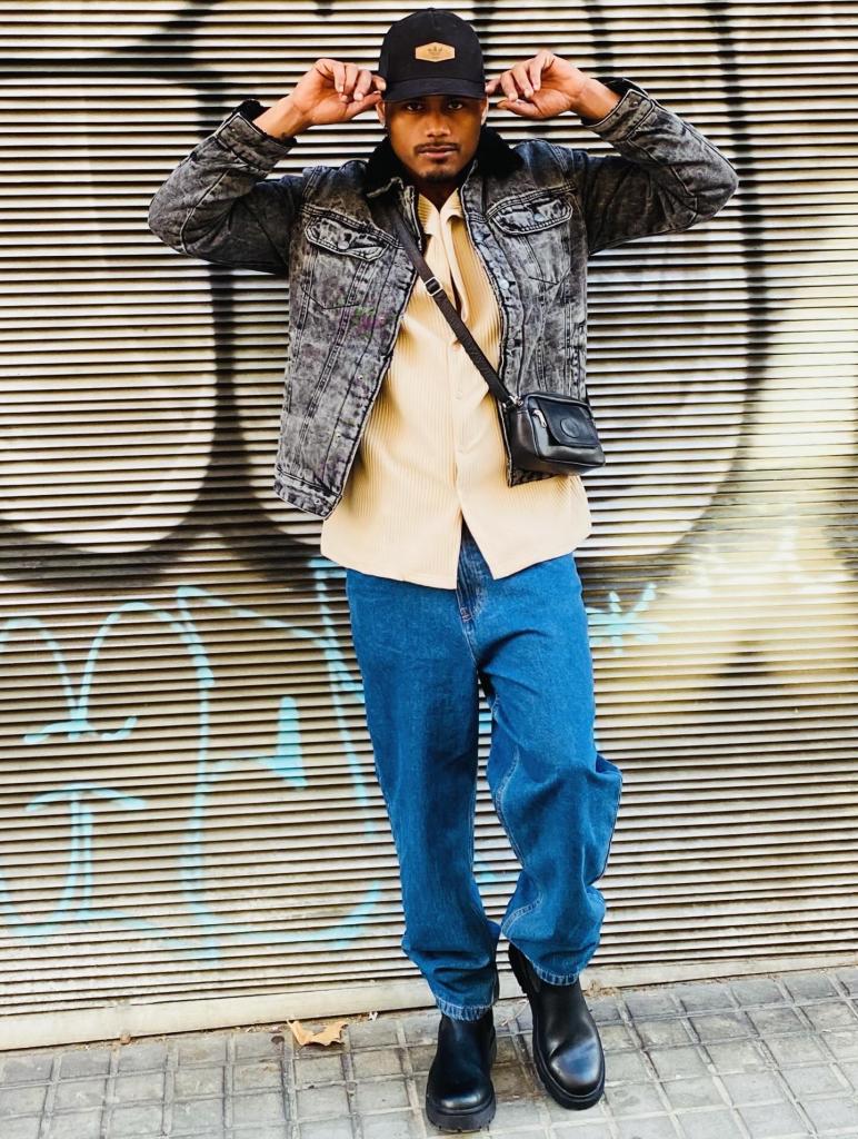 Chico busca chica en Barcelona: 