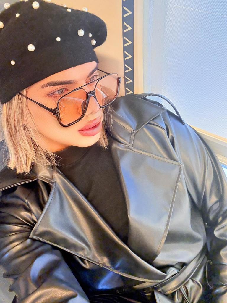 607212118: Travesti en Cádiz