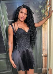 611892433: Chica busca chico en Gerona