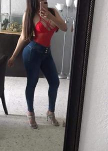 644824799: Chica busca chico en Sevilla