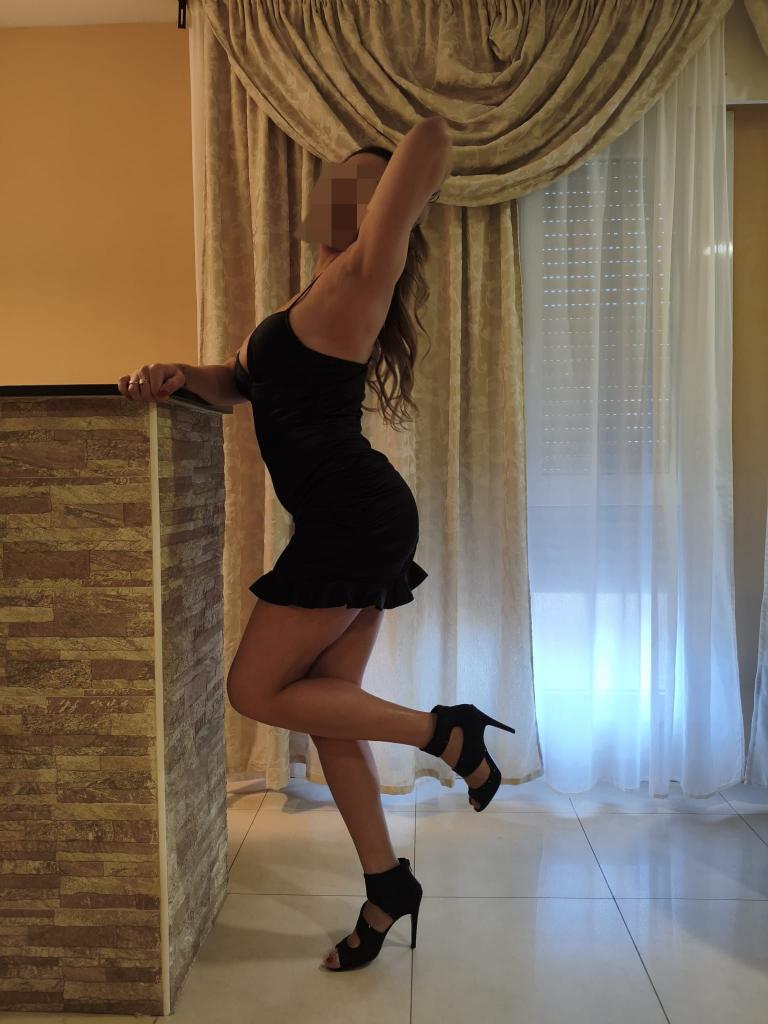 664874220: Chica busca chico en Madrid