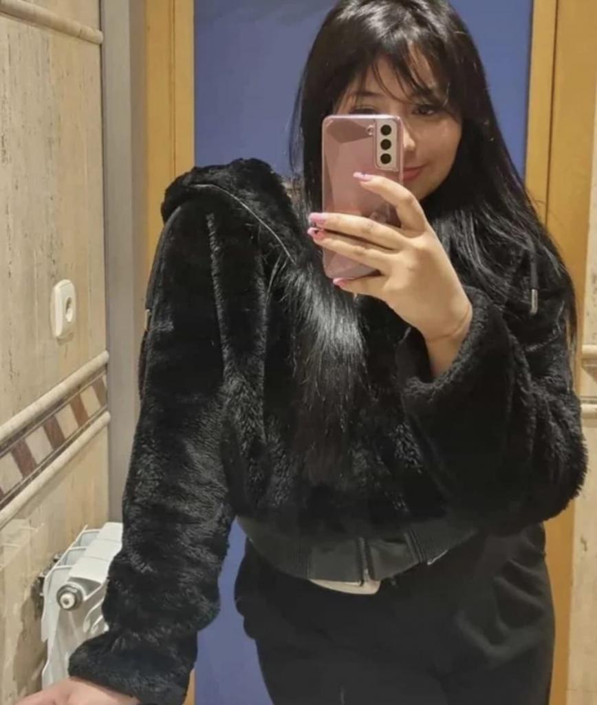 611894945: Chica busca chico en Orense