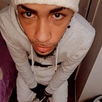 644189899: Chico busca chica en Valencia