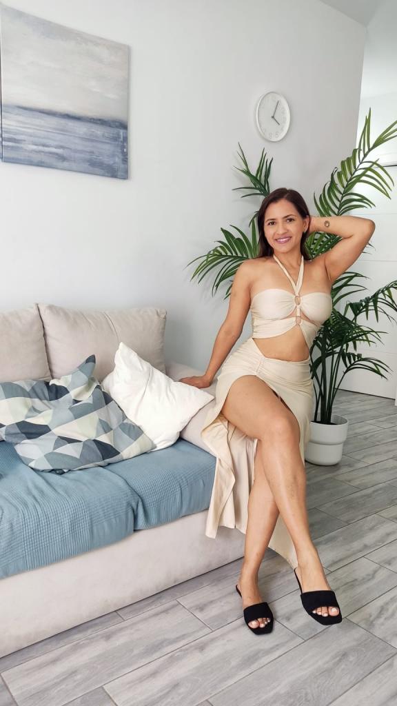 631095185: Chica busca chico en Tenerife