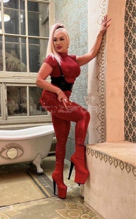 Chica busca chico en Barcelona: 