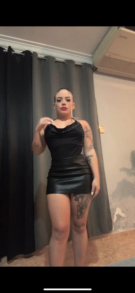 661629375: Chica busca chico en Sevilla