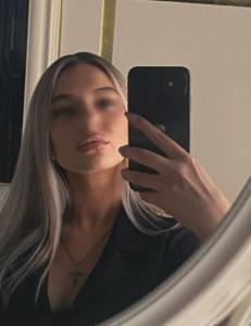 634811711: Chica busca chico en Barcelona