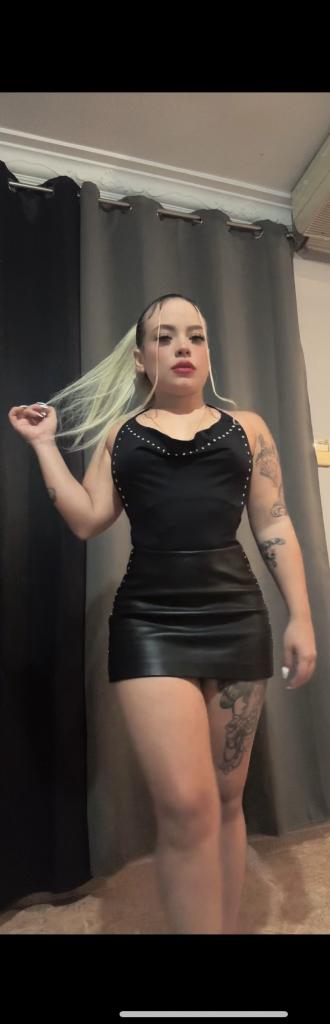 661629375: Chica busca chico en Sevilla