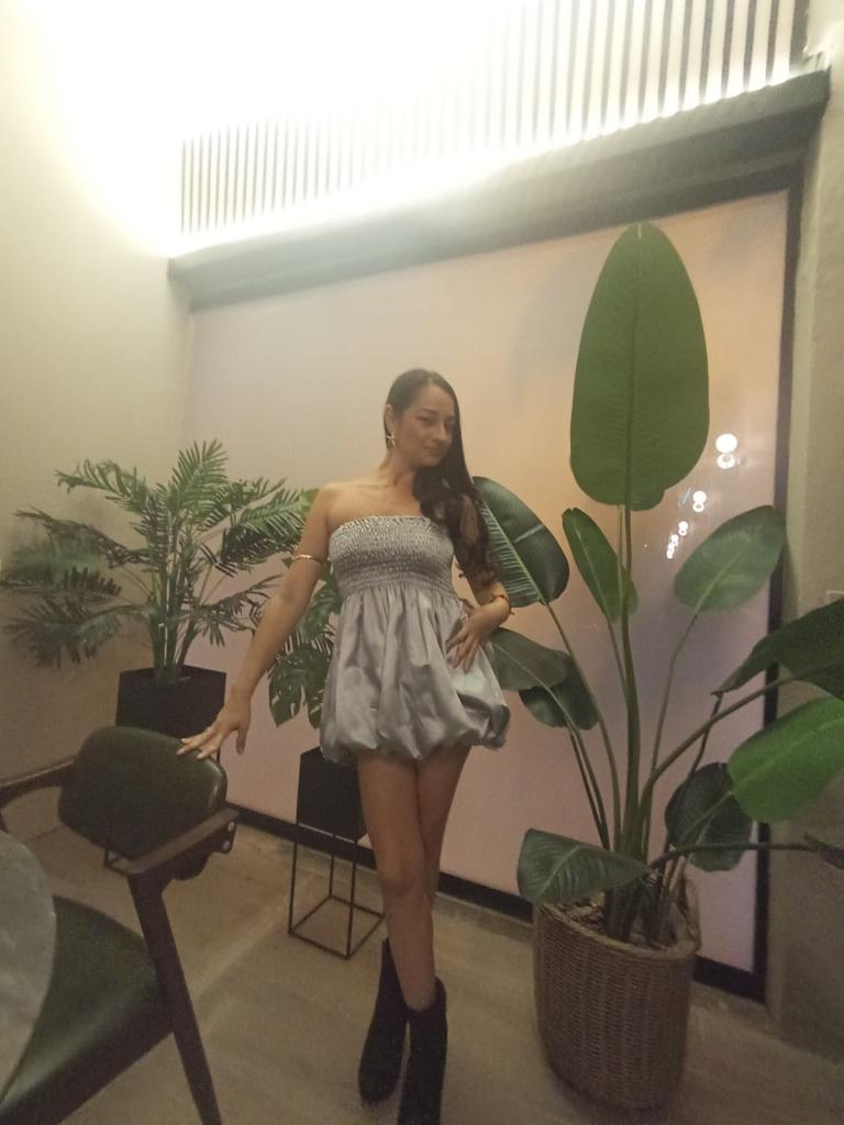 Chica busca chico en Ibiza: 