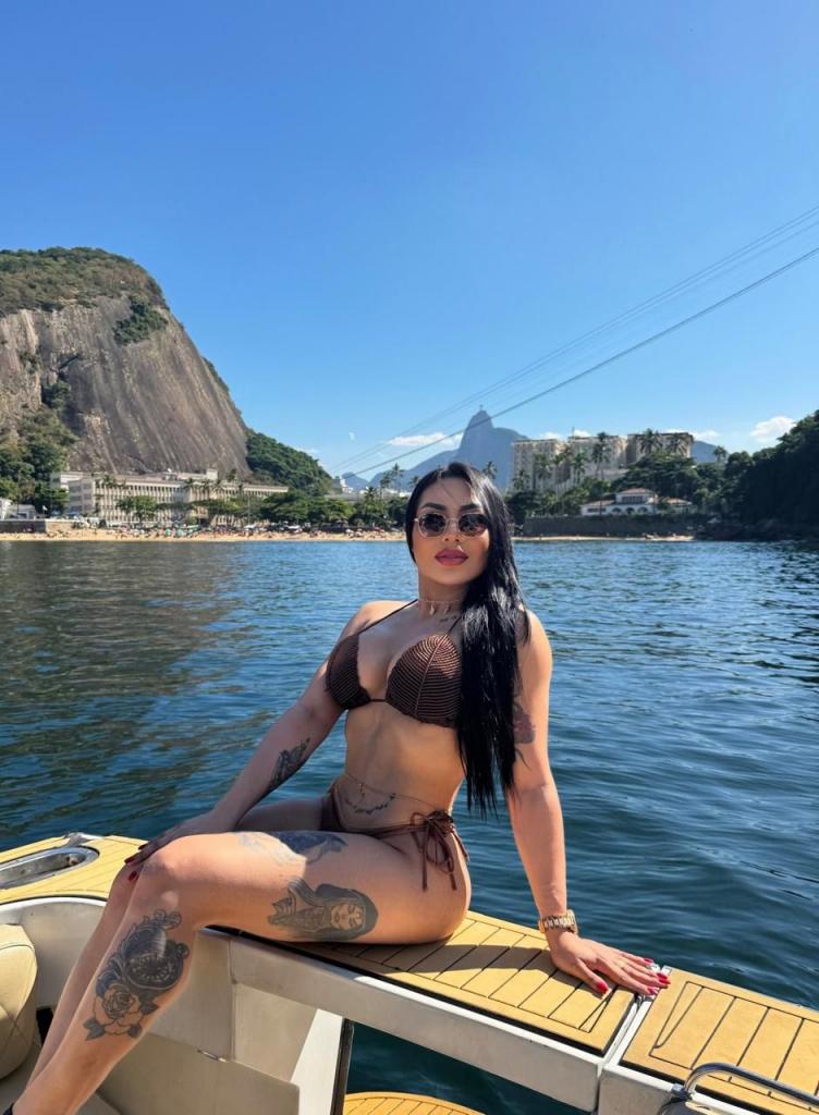 637824945: Chica busca chico en Barcelona