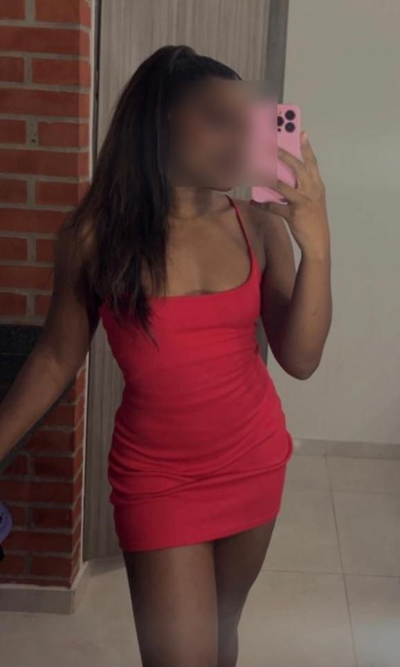 614008316: Chica busca chico en Barcelona