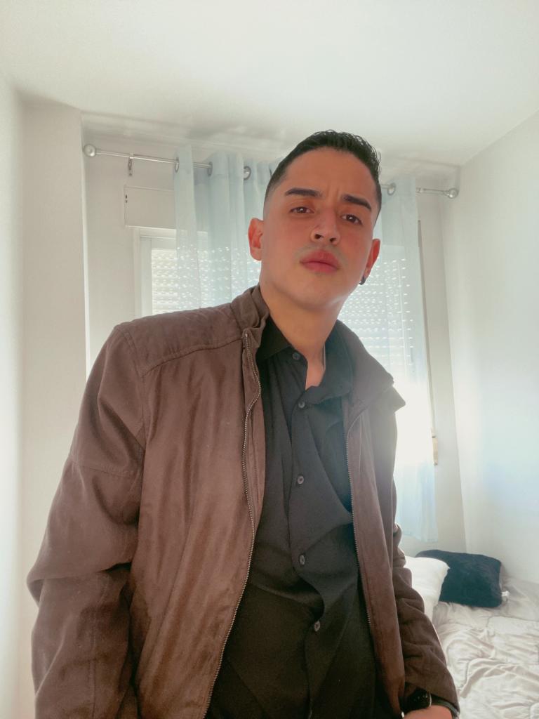 Chico busca chica en Málaga: 