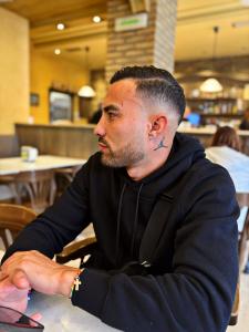 612561084: Chico busca chica en Cantabria