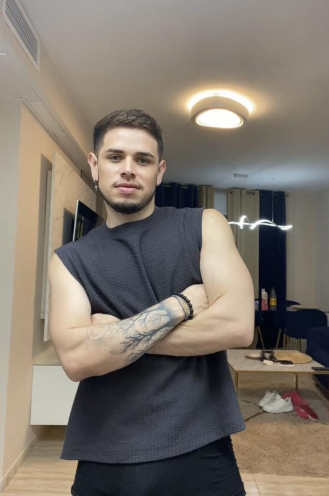 642357466: Chico busca chica en Madrid