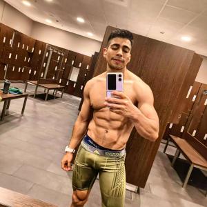 Chico busca chica en Málaga: 