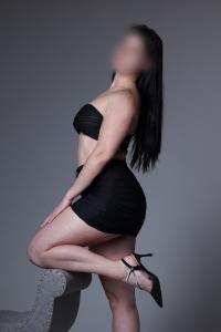 660768467: Chica busca chico en Barcelona