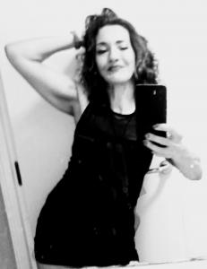 661160621: Chica busca chico en Sevilla