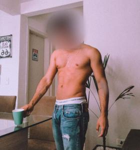 664082599: Chico busca chica en Barcelona