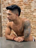 604242546: Chico busca chica en Barcelona