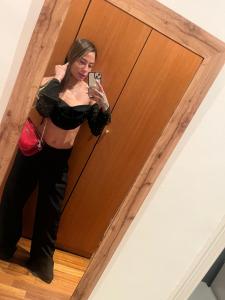 674504749: Chica busca chico en Barcelona