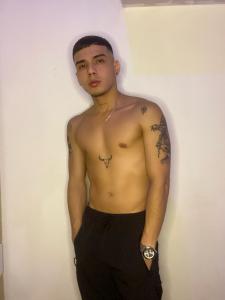 641454323: Chico busca chica en Barcelona