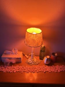 698246205: Chica busca chico en Barcelona