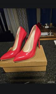 652268432: Chica busca chico en Barcelona