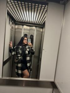 637705108: Chica busca chico en Barcelona