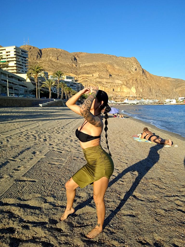 615986971: Chica busca chico en Cádiz