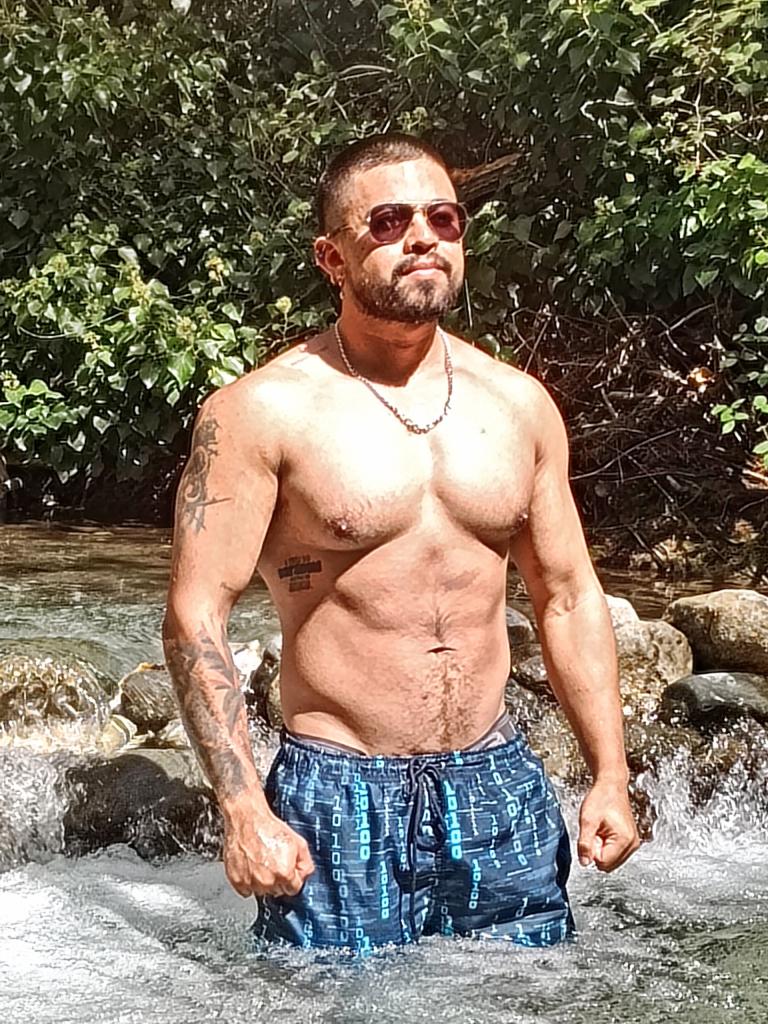 Chico busca chica en Granada: 