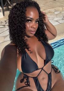 665477085: Chica busca chico en La Coruña