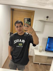 613637662: Chico busca chica en Valencia