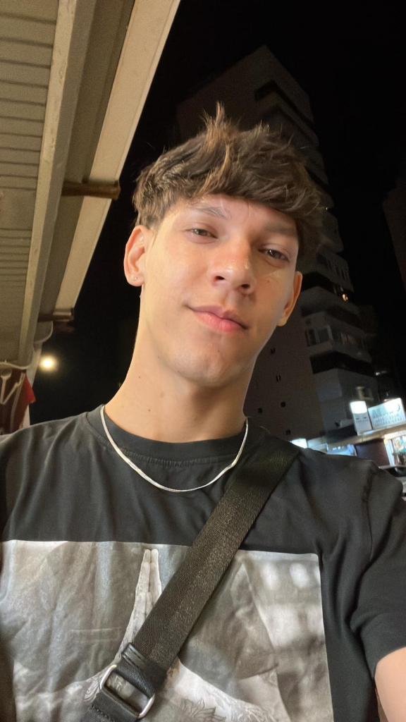 Chico busca chica en Sevilla: 