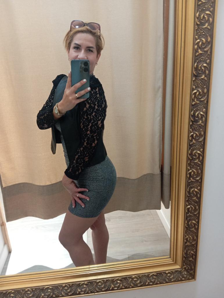 Chica busca chico en Cádiz: 