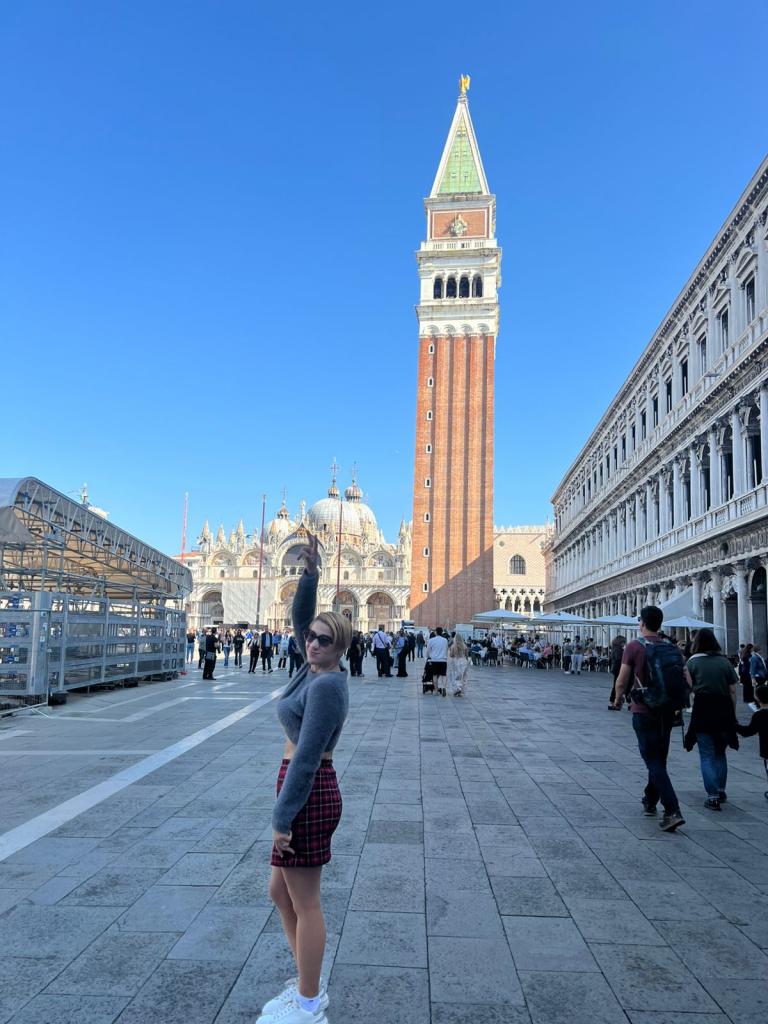 Chica busca chico en Cádiz: 