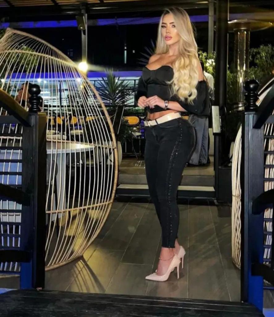 Chica busca chico en Ibiza: 