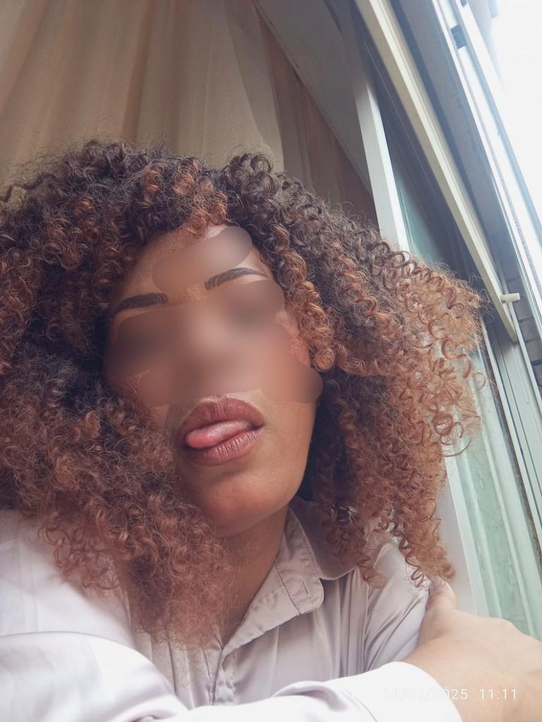 641466495: Chica busca chico en León