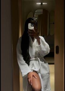 604364425: Chica busca chico en Málaga