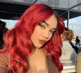 677600390: Chica busca chico en Barcelona