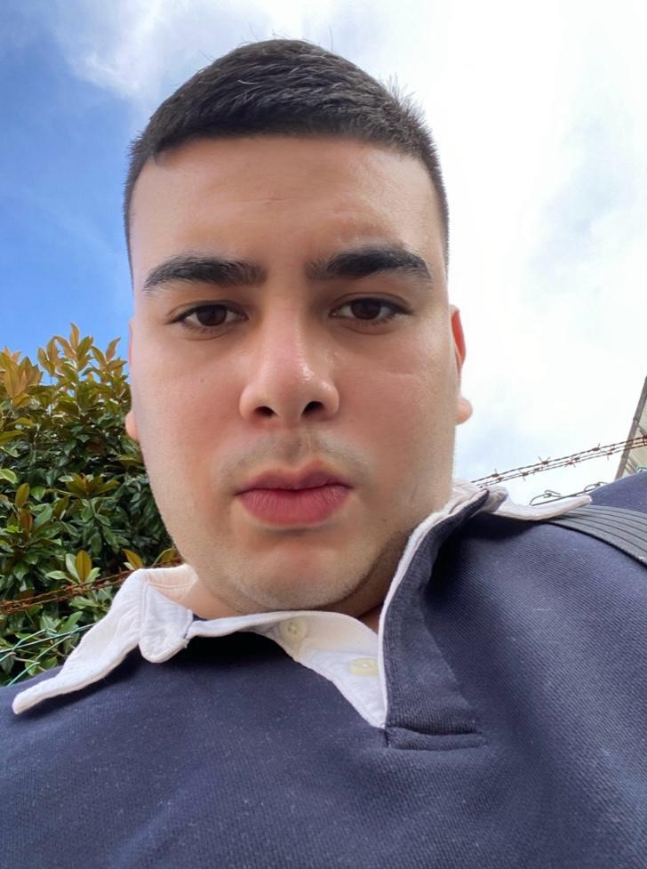 641780236: Chico busca chica en La Coruña