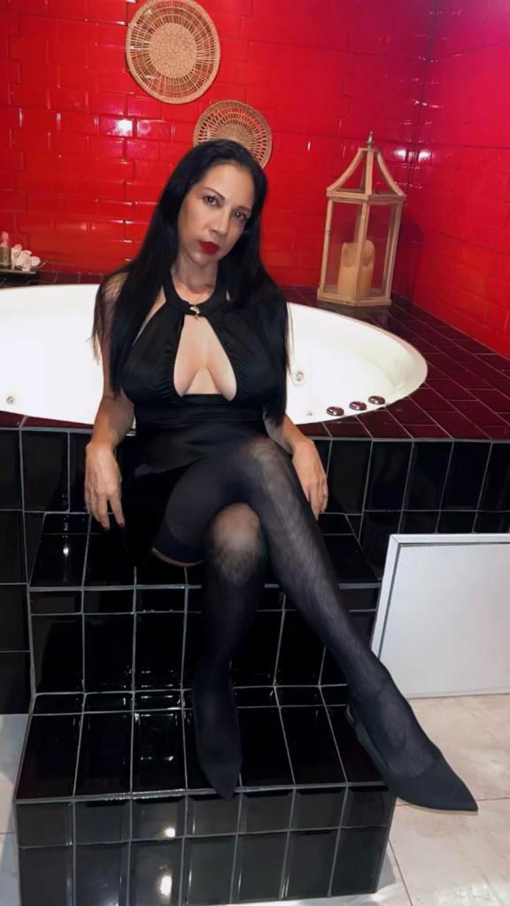 623599984: Chica busca chico en Sevilla