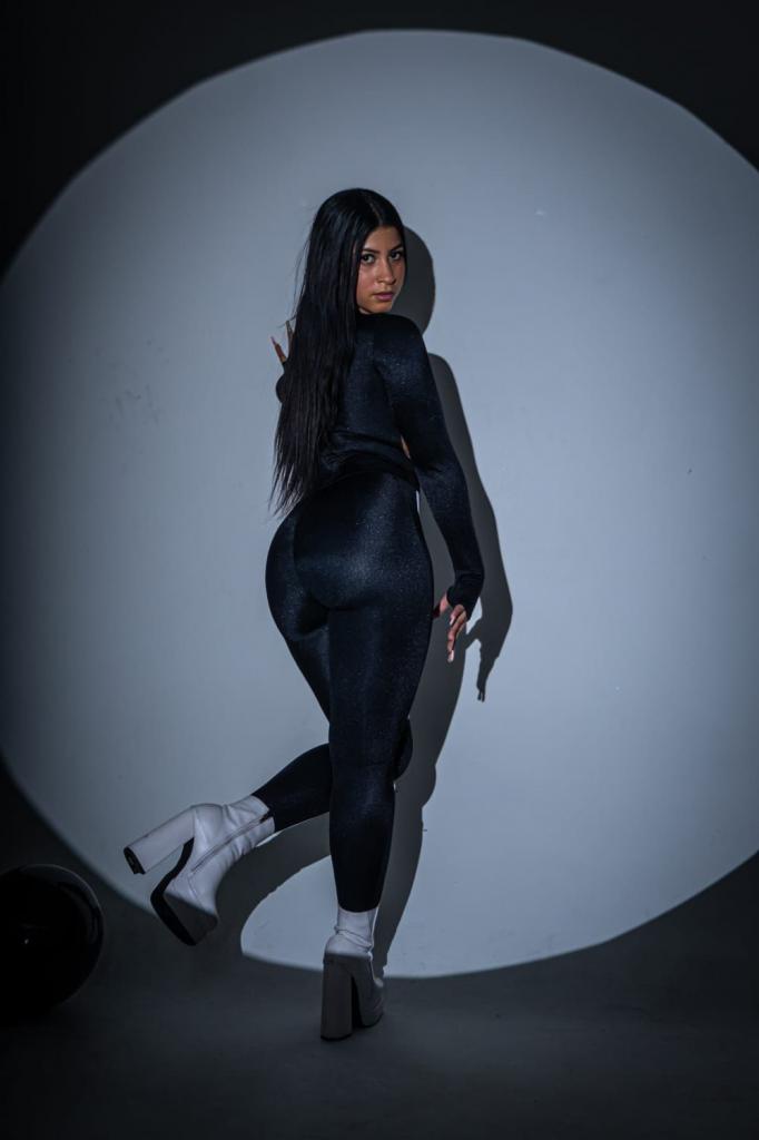 631770280: Chica busca chico en Valencia