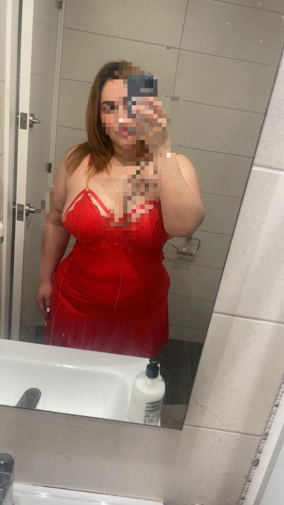 612223426: Chica busca chico en Barcelona