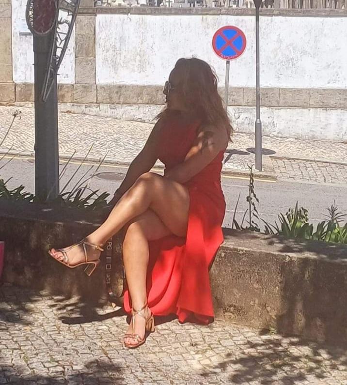 613882978: Chica busca chico en Lugo